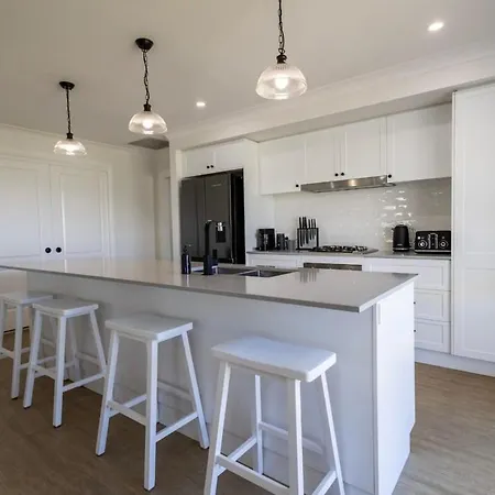 Luxury On Lesmurdie - Close To Zoo & Golf Club Dubbo Exterior photo